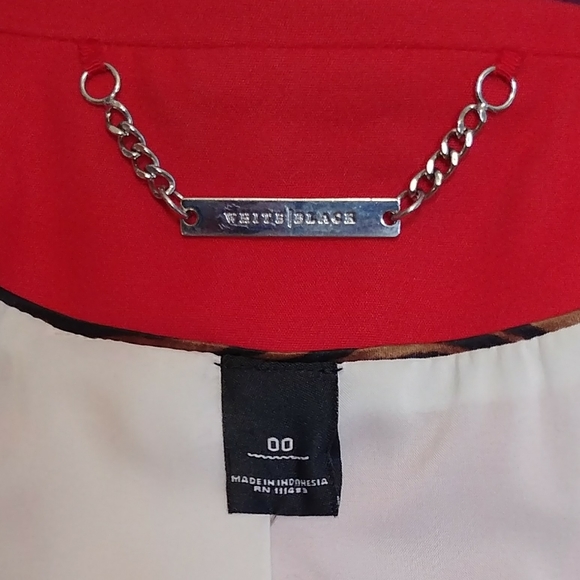 Like New WHBM bright red blazer - Picture 5 of 5